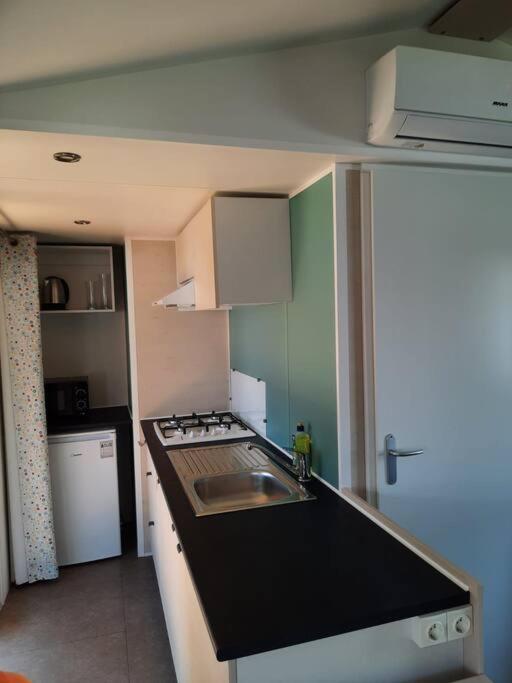 Helming Chalets Mercure Am Wallersee Zum Vermieten מראה חיצוני תמונה