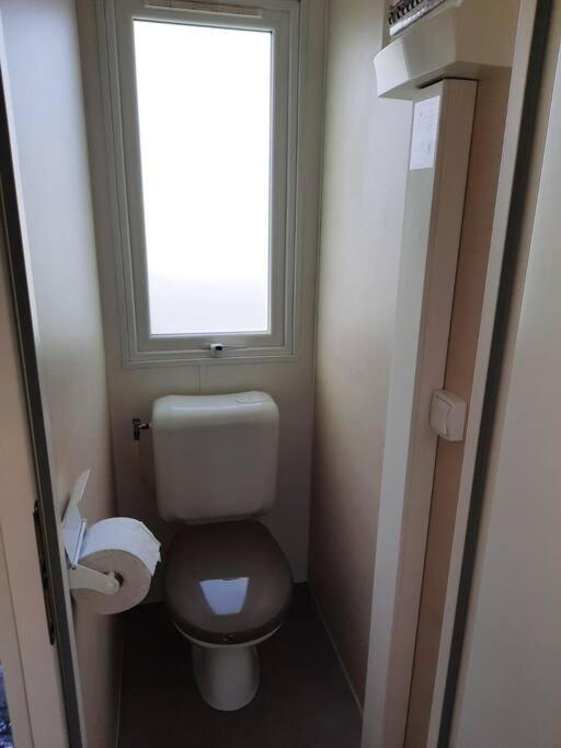 Helming Chalets Mercure Am Wallersee Zum Vermieten מראה חיצוני תמונה