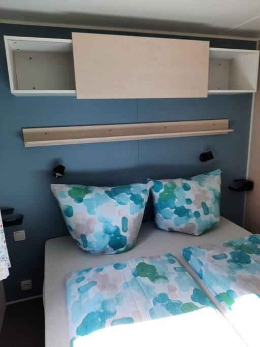 Helming Chalets Mercure Am Wallersee Zum Vermieten מראה חיצוני תמונה